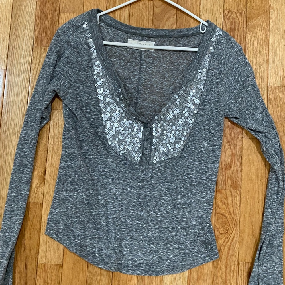 Abercrombie & fitch sequin detailed Henley in dark heather gray